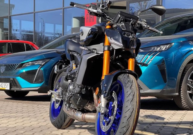 yamaha