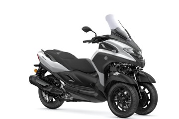 TRICITY 300 kat B NOWY od ręki Bielsko Biała