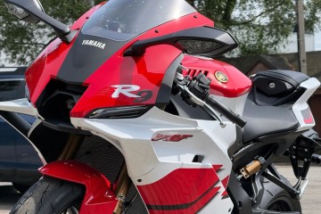 R9 YZF R9 Yamaha YZF-R9 70th ANNIVERSARY od ręki limitowana