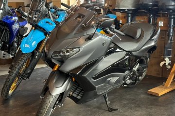 NOWY skuter Yamaha T-MAX 560 Tech Max od ręki  Bielsko Biała model 26